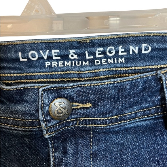 A pair of Love & Legend jeans by Pennington’s in size 20. Skinny legs - Picture 4 of 8